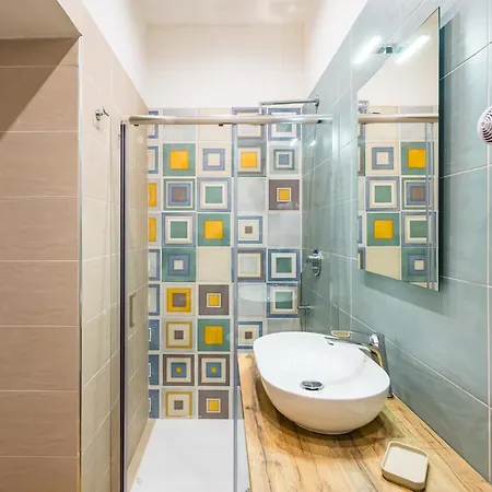 Guest Bellini * נאפולי