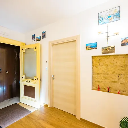 Guest Bellini Apartament Neapol